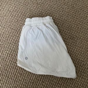 4 inch hotty hot lululemon shorts